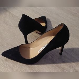 Manolo Blahnik Black Suede pumps